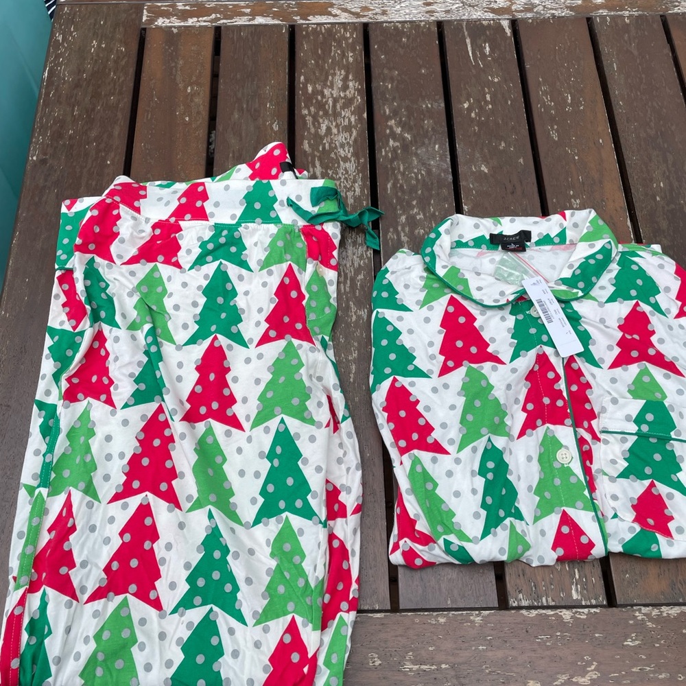 NWT J.Crew Christmas Pajama Set in size Large